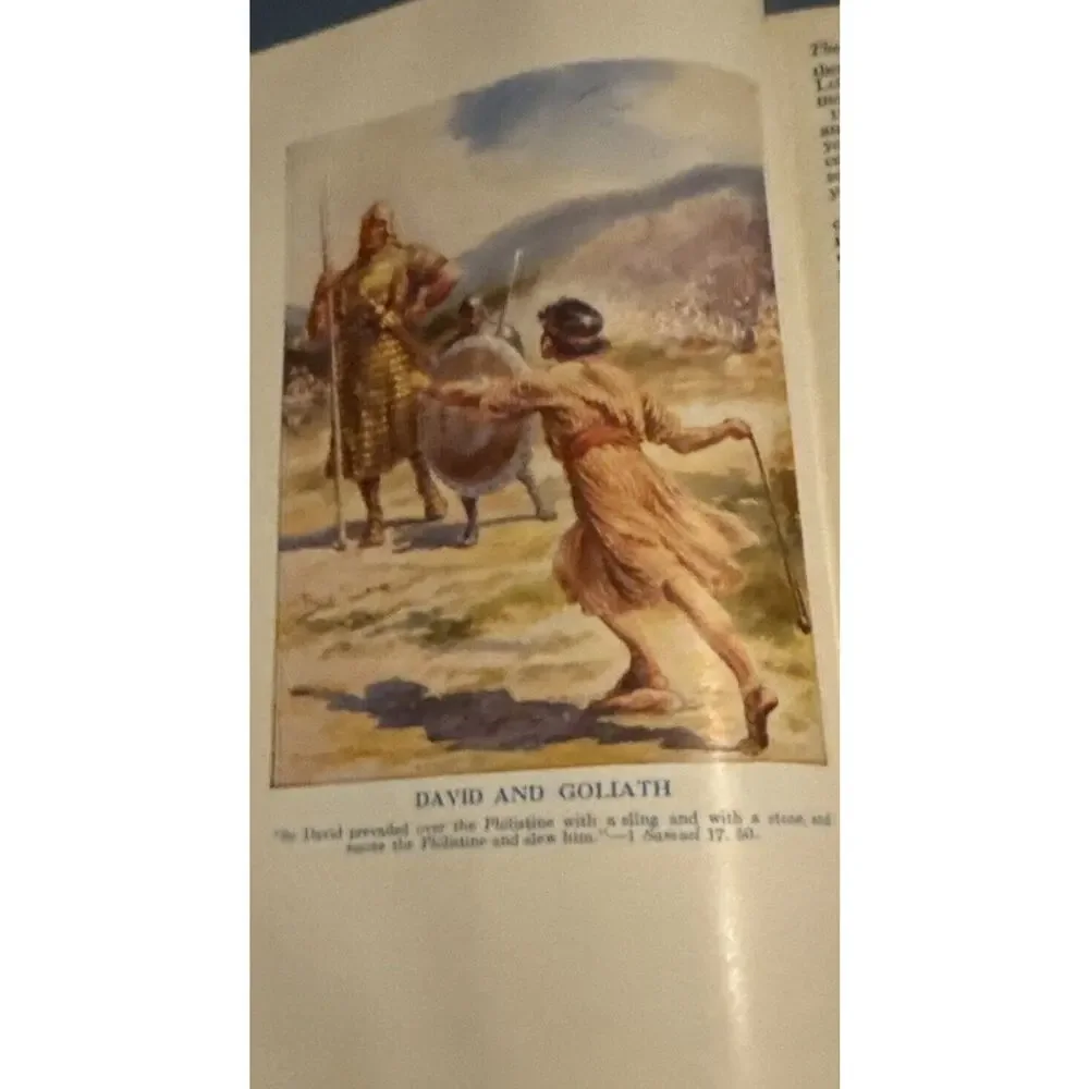 HOLY BIBLE ILLUSTRATED Oxford Self-Pronouncing Edition VTG King‎ James READ